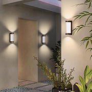 Modern Waterproof IP65 Black and White LED Outdoor Wall Light