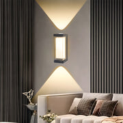 Modern Waterproof IP65 Black and White LED Outdoor Wall Light