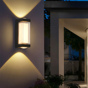 Modern Waterproof IP65 Black and White LED Outdoor Wall Light